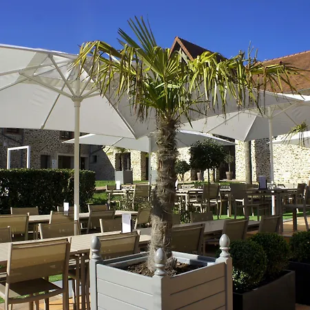 Hotel Les Suites - Domaine de Crécy-3